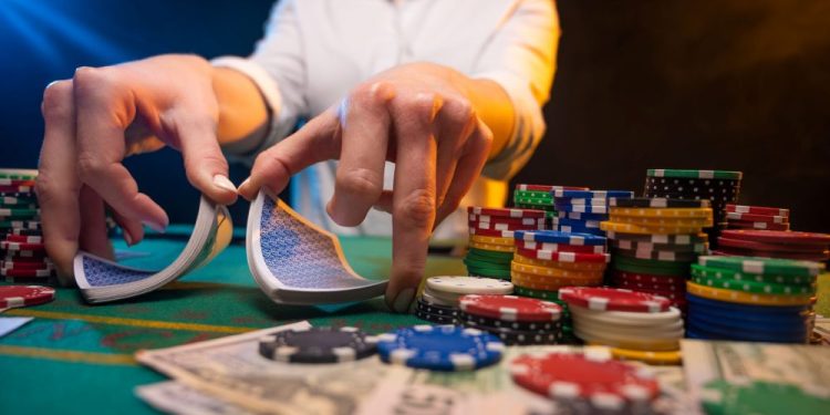 How to Play in Online Casinos
