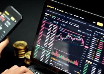 Earn2Trade Review: Is It the Best Option for You?