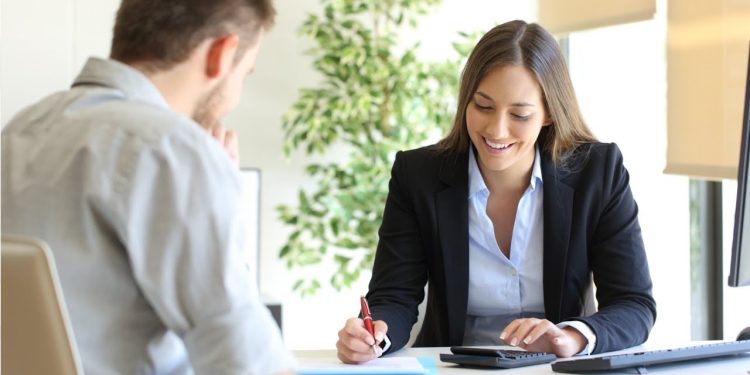 How to Get an Insurance Sales Job