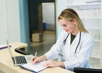 How to Get a Dental Practice Manager Job