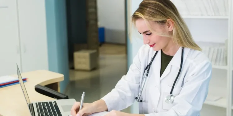 How to Get a Dental Practice Manager Job