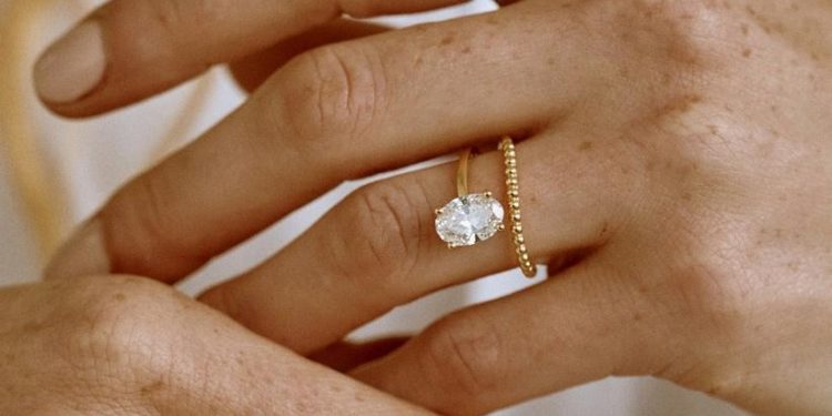 Oval Yellow Gold Rings Dazzle Among London Brides