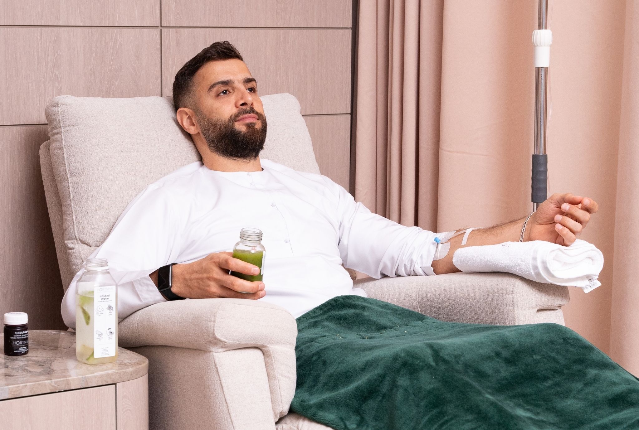 From Aesthetics to Anti-Aging: The Rise of Breast Lifts and NAD IV Therapy in Dubai